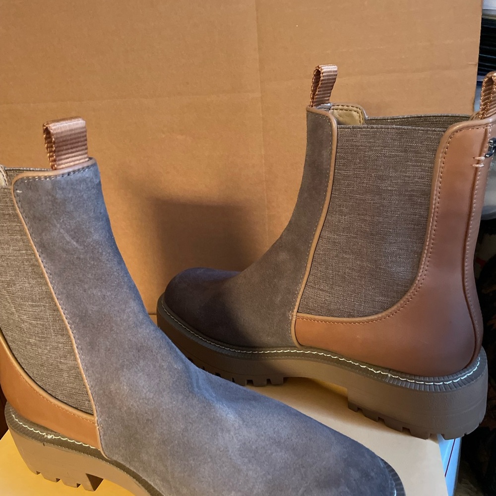 Sam Edelman Laguna Bootie, appear Brand New, 8.5 M
Leather/Manmade - Picture 4 of 11